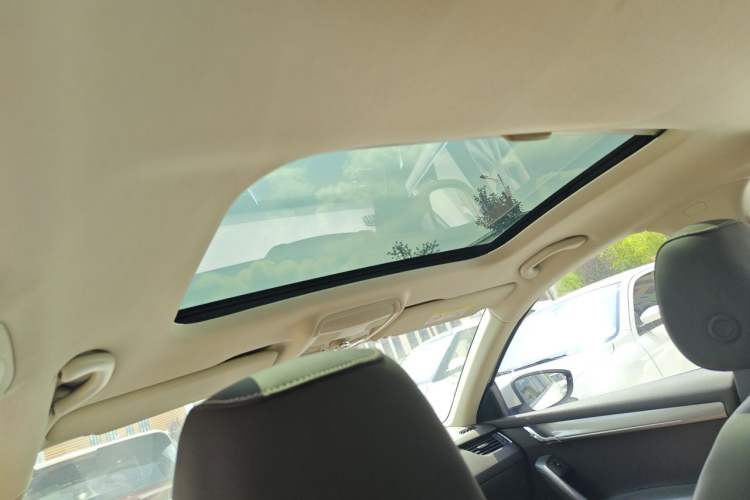 Used Skoda Octavia 2018 TSI230 DSG Luxury Edition Headliner