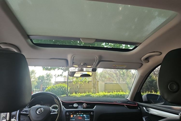 Used Skoda Octavia 2018 TSI230 DSG Luxury Edition Headliner