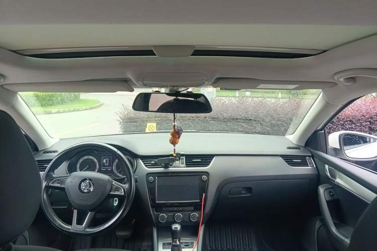 Used Skoda Octavia 2018 TSI230 DSG Luxury Edition Headliner