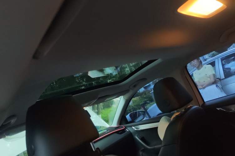 Used Skoda Octavia 2018 TSI230 DSG Luxury Edition Headliner