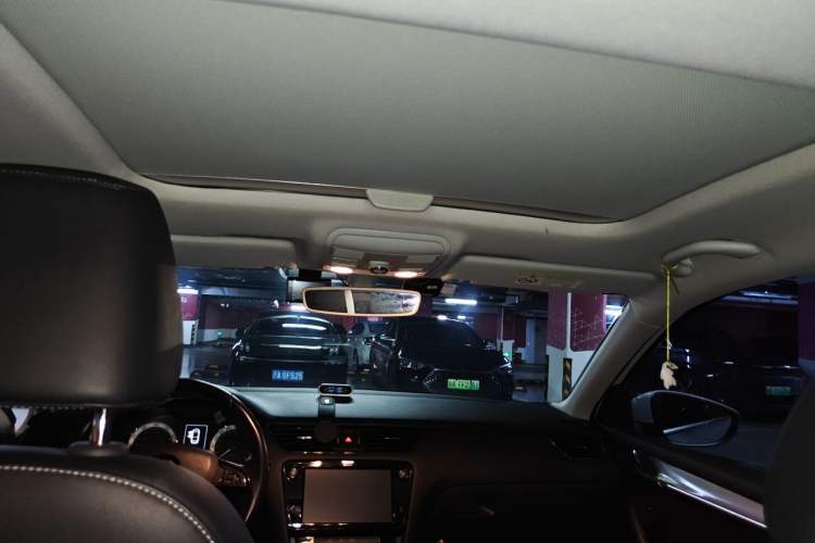 Used Skoda Octavia 2018 TSI230 DSG Luxury Edition Headliner