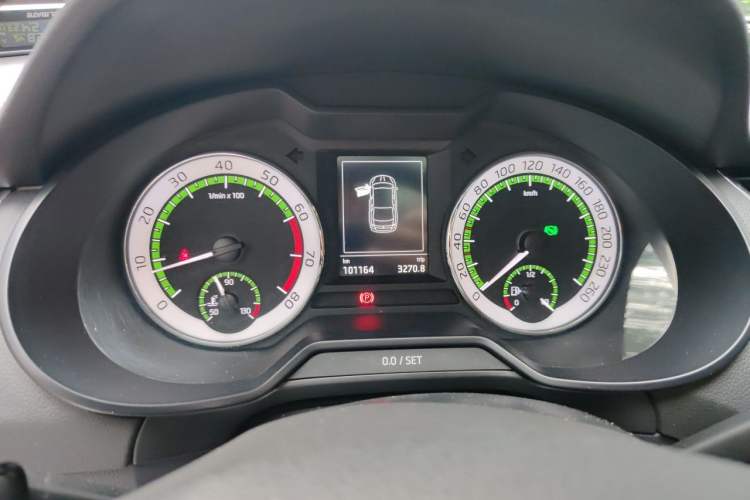 Used Skoda Octavia 2018 1.6L Automatic Luxury Edition Instrument Cluster