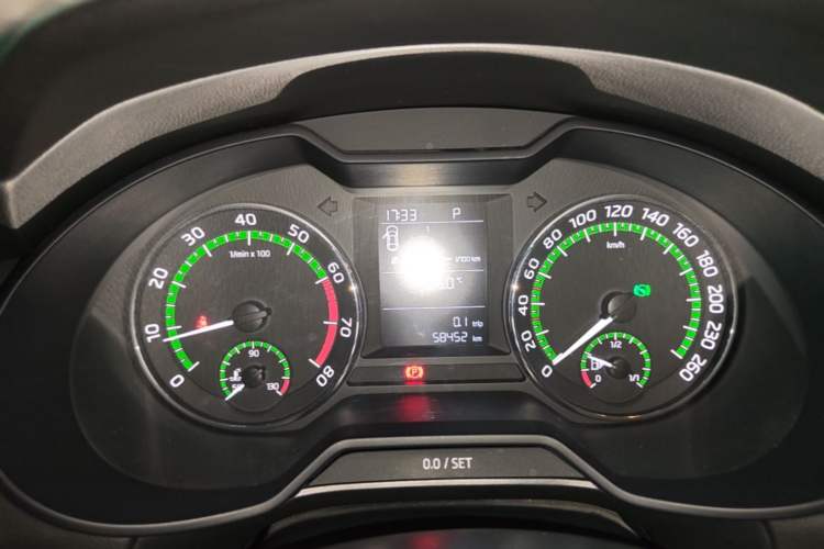 Used Skoda Octavia 2018 1.6L Automatic Comfort Edition Instrument Cluster