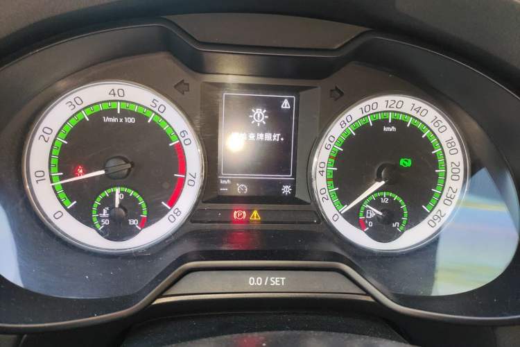 Used Skoda Octavia 2018 1.6L Automatic Luxury Edition Instrument Cluster