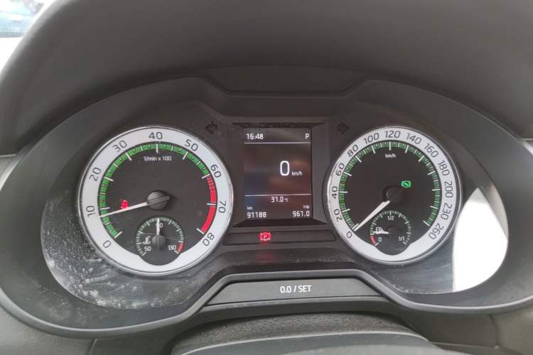 Used Skoda Octavia 2018 1.6L Automatic Luxury Edition Instrument Cluster