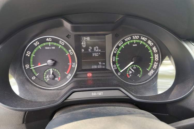 Used Skoda Octavia 2018 1.6L Manual Standard Edition Instrument Cluster