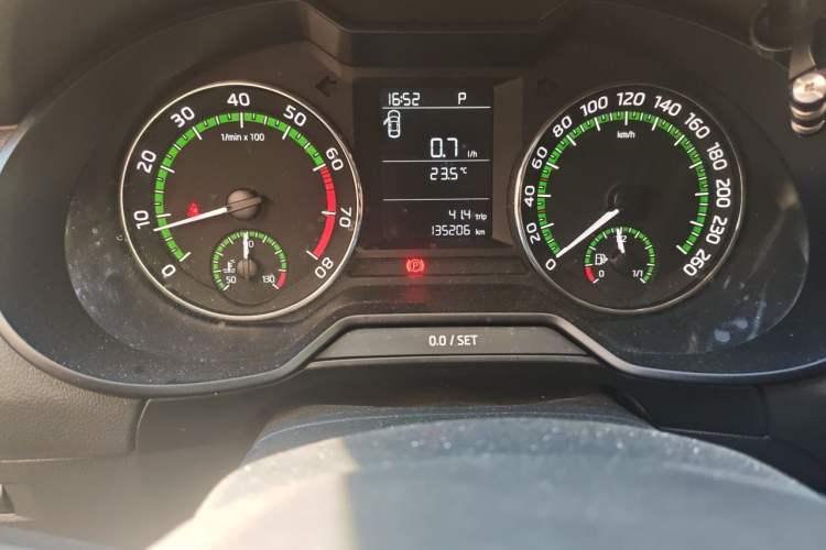 Used Skoda Octavia 2018 1.6L Automatic Comfort Edition Instrument Cluster