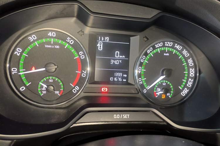 Used Skoda Octavia 2018 1.6L Manual Standard Edition Instrument Cluster