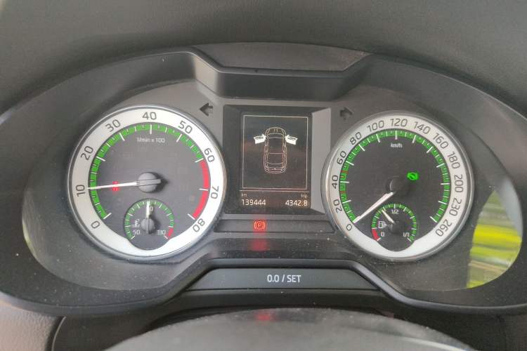 Used Skoda Octavia 2018 1.6L Automatic Luxury Edition Instrument Cluster