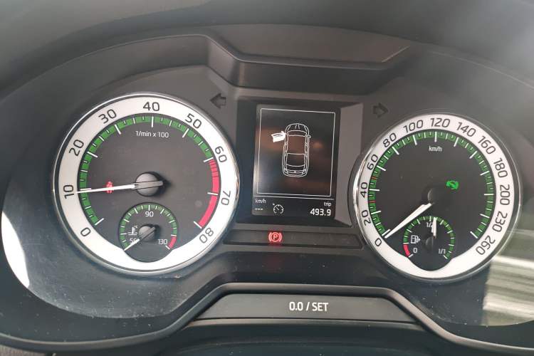Used Skoda Octavia 2018 1.6L Automatic Luxury Edition Instrument Cluster