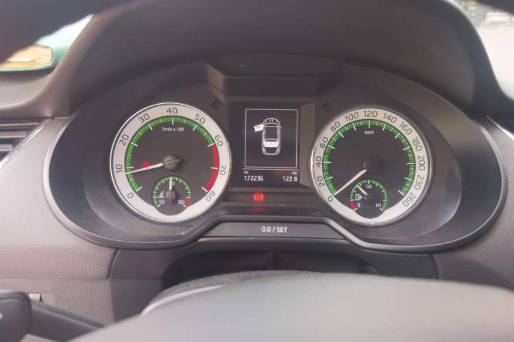 Used Skoda Octavia 2018 1.6L Automatic Luxury Edition Instrument Cluster
