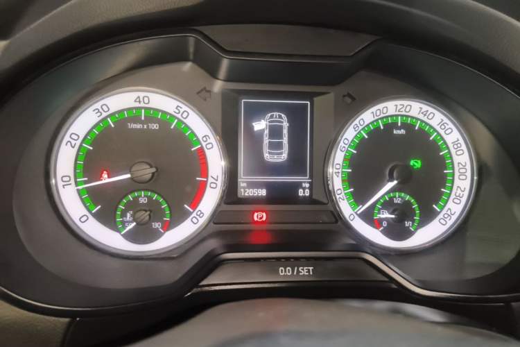Used Skoda Octavia 2018 1.6L Automatic Luxury Edition Instrument Cluster