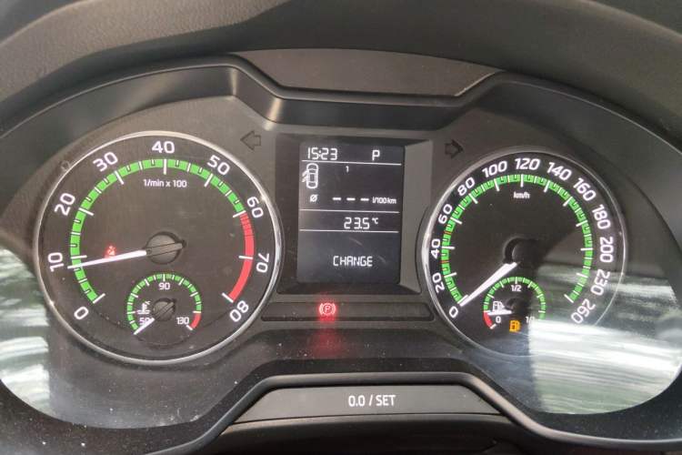 Used Skoda Octavia 2018 1.6L Automatic Comfort Edition Instrument Cluster