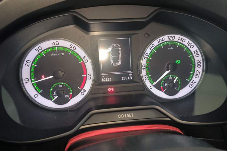 Used Skoda Octavia 2018 1.6L Automatic Luxury Edition Instrument Cluster