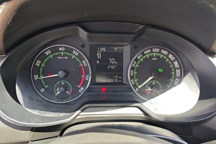 Used Skoda Octavia 2018 1.6L Automatic Comfort Edition Instrument Cluster