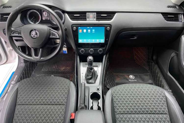 Used Skoda Octavia 2018 Station Wagon TSI230 DSG Luxury Edition Interior 1