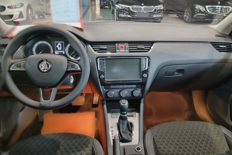 Used Skoda Octavia 2018 Station Wagon TSI280 DSG Luxury Edition Interior 1