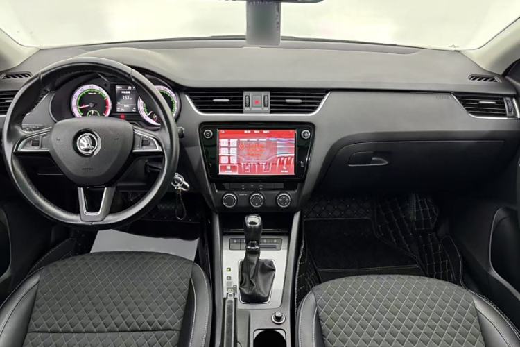 Used Skoda Octavia 2018 Station Wagon TSI230 DSG Luxury Edition Interior 1