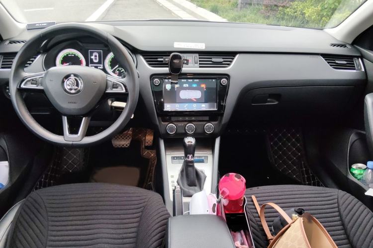 Used Skoda Octavia 2018 TSI230 DSG Luxury Edition Interior 2