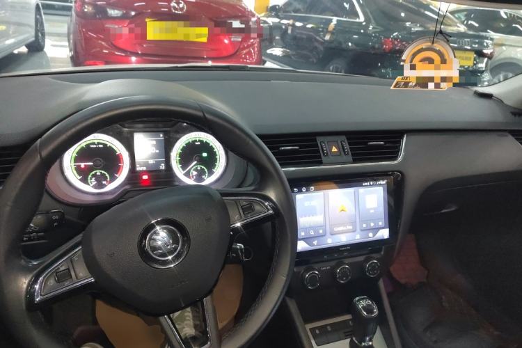 Used Skoda Octavia 2018 TSI230 DSG Comfort Edition Interior 2