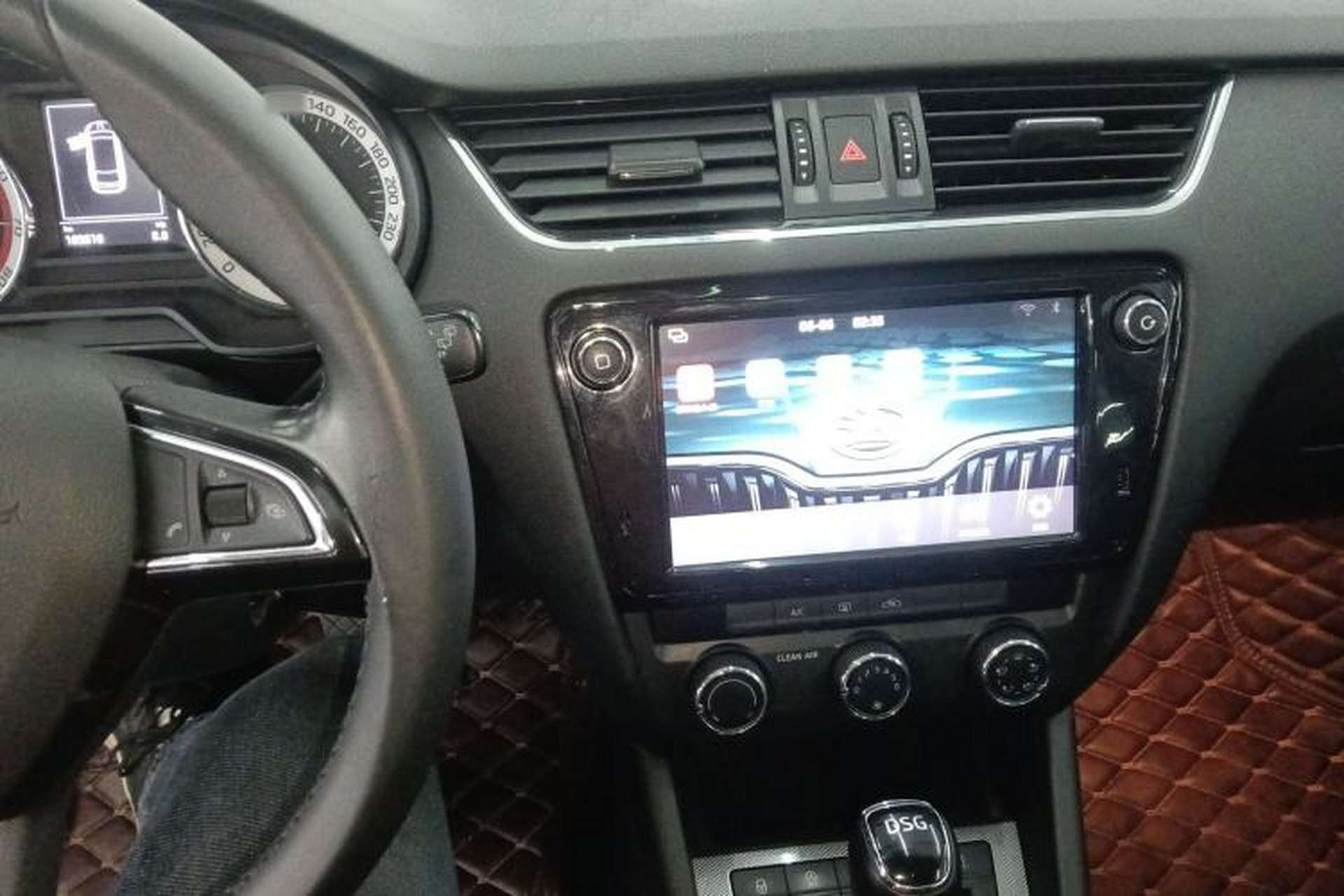 Used Skoda Octavia 2018 Station Wagon TSI230 DSG Luxury Edition Interior 2