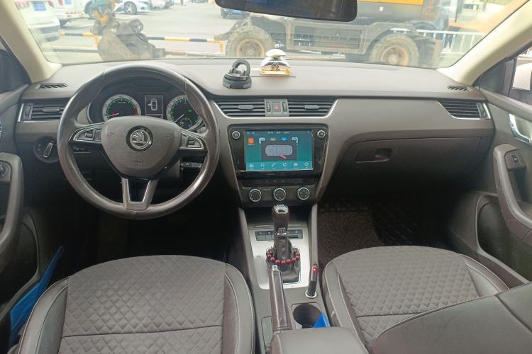 Used Skoda Octavia 2018 TSI230 DSG Luxury Edition Interior 2