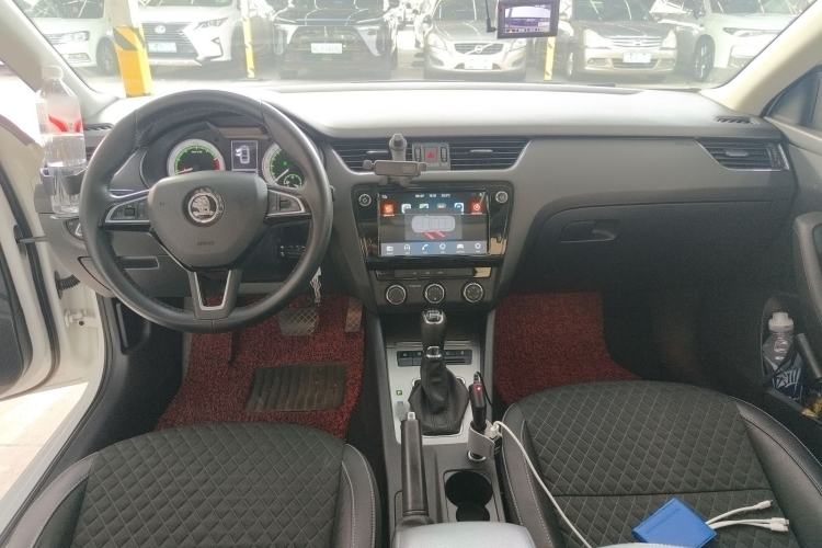 Used Skoda Octavia 2018 TSI230 DSG Luxury Edition Interior 2
