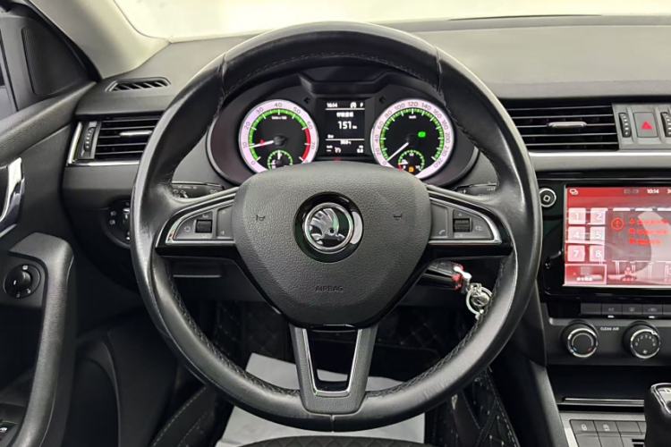 Used Skoda Octavia 2018 Station Wagon TSI230 DSG Luxury Edition Interior 2