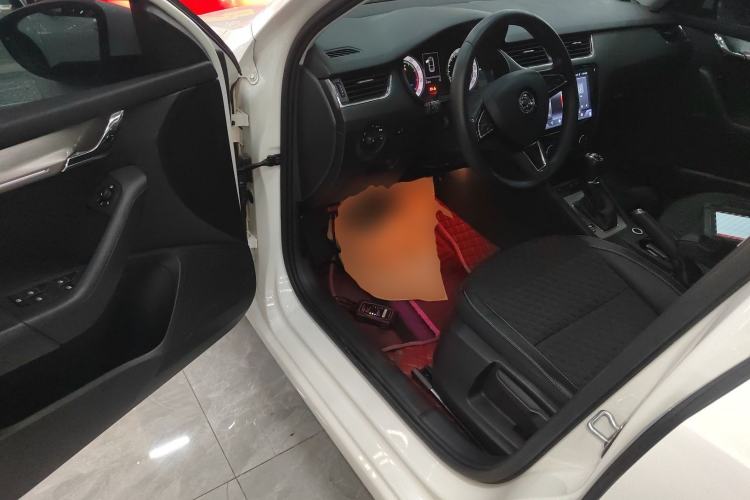 Used Skoda Octavia 2018 TSI230 DSG Comfort Edition Interior 3