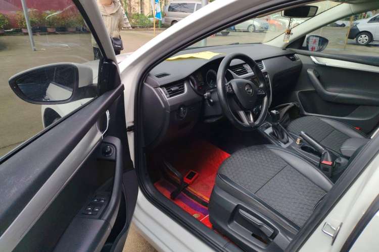 Used Skoda Octavia 2018 TSI230 DSG Luxury Edition Interior 3