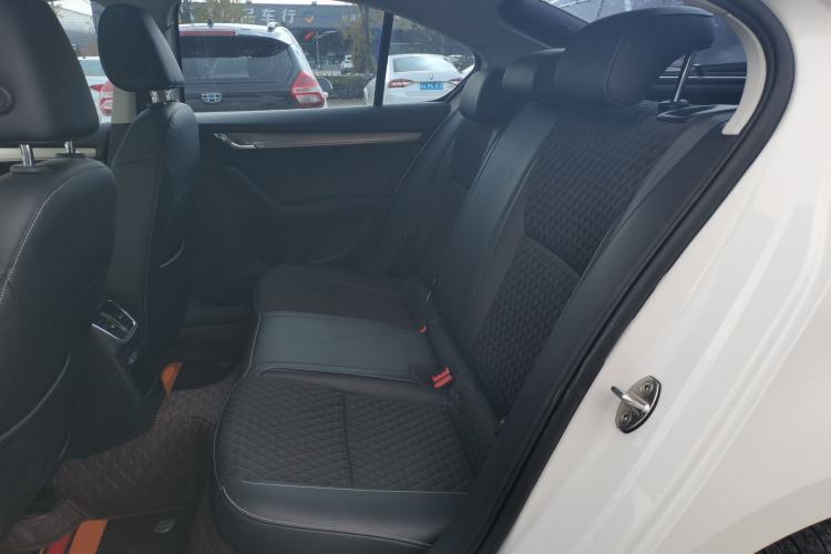 Used Skoda Octavia 2018 TSI230 DSG Luxury Edition Interior 4