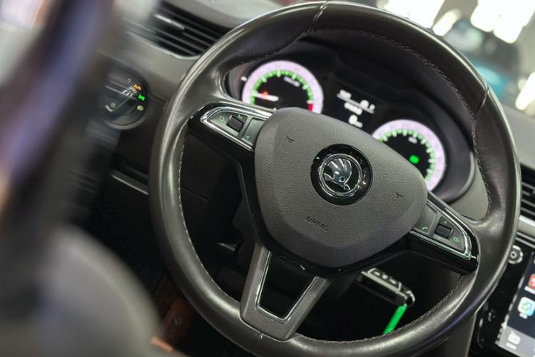 Used Skoda Octavia 2018 Station Wagon TSI280 DSG Luxury Edition Interior 5