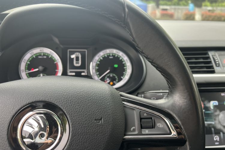 Used Skoda Octavia 2018 Station Wagon TSI280 DSG Luxury Edition Interior 5