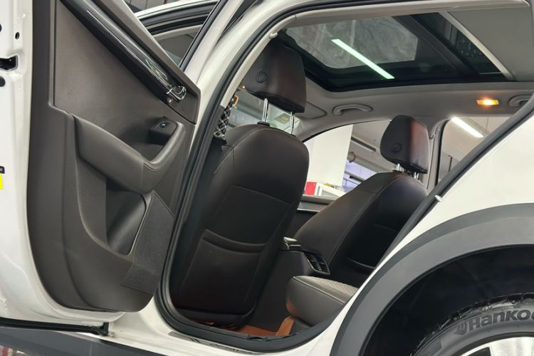 Used Skoda Octavia 2018 Station Wagon TSI280 DSG Luxury Edition Interior 8