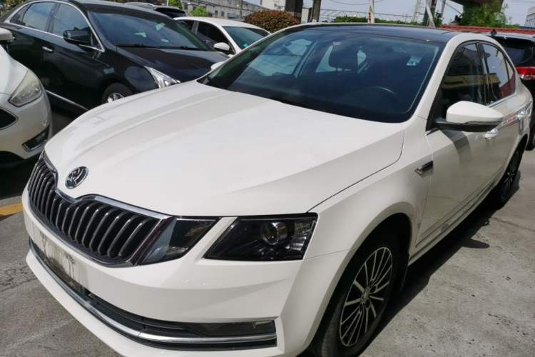 Used Skoda Octavia 2018 1.6L Automatic Luxury Edition Guazi used car, China used car export, Used car for sale, Used  cars, Cheapest cars for sale