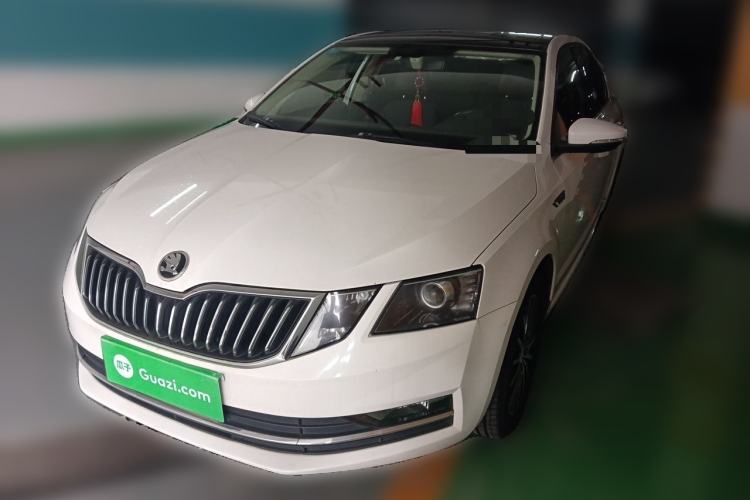 Used Skoda Octavia 2018 TSI230 DSG Luxury Edition Guazi used car, China used car export, Used car for sale, Used  cars, Cheapest cars for sale