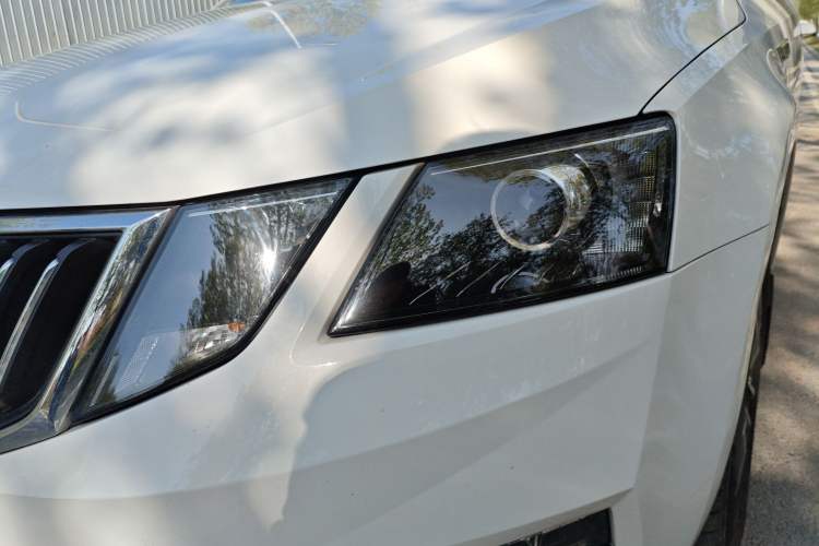 Used Skoda Octavia 2018 TSI230 DSG Comfort Edition Left Front Headlight