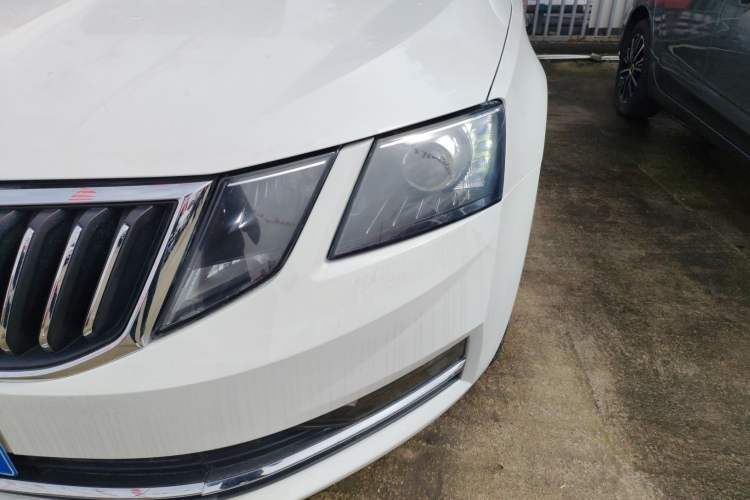 Used Skoda Octavia 2018 TSI230 DSG Luxury Edition Left Front Headlight