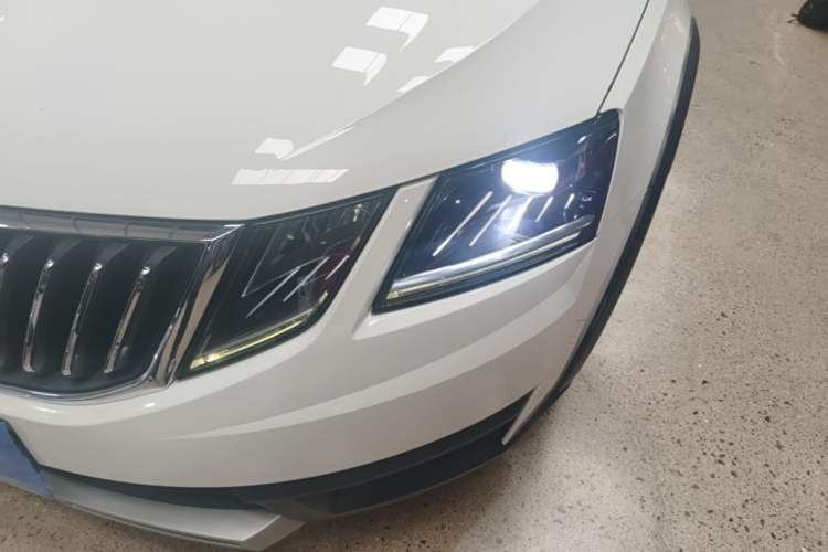 Used Skoda Octavia 2018 Station Wagon TSI280 DSG Luxury Edition Left Front Headlight