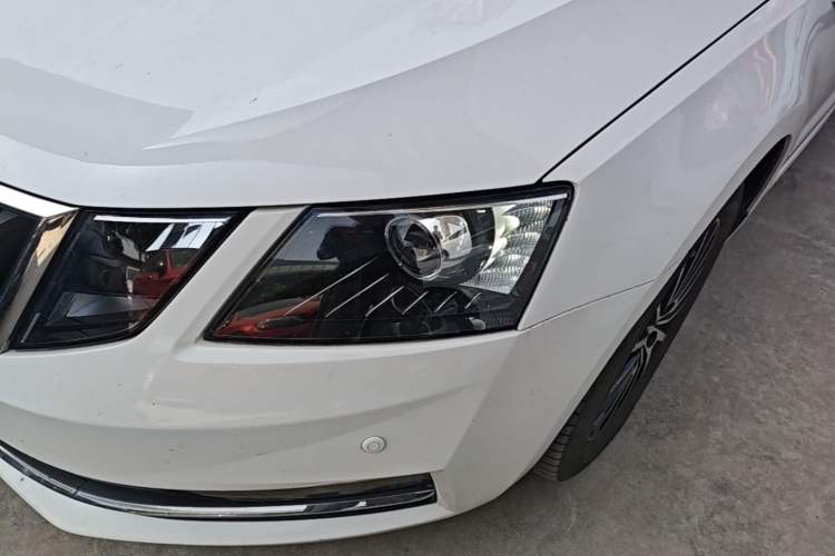 Used Skoda Octavia 2018 TSI230 DSG Luxury Edition Left Front Headlight