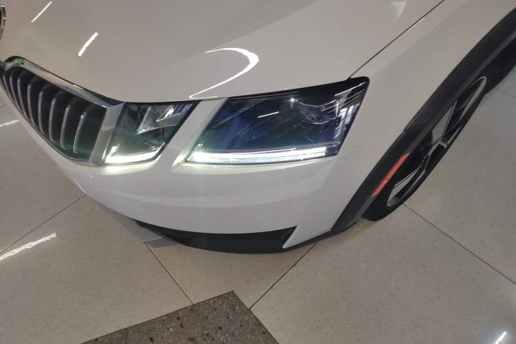 Used Skoda Octavia 2018 Station Wagon TSI280 DSG Flagship Edition Left Front Headlight