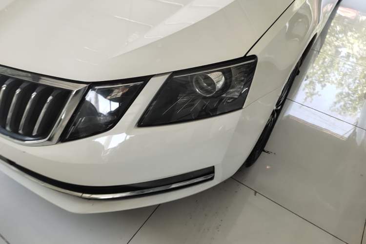 Used Skoda Octavia 2018 TSI230 DSG Luxury Edition Left Front Headlight