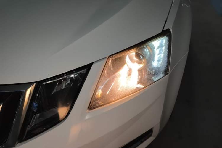 Used Skoda Octavia 2018 TSI230 DSG Luxury Edition Left Front Headlight