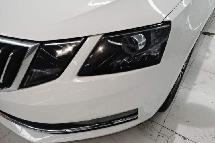 Used Skoda Octavia 2018 TSI230 DSG Luxury Edition Left Front Headlight