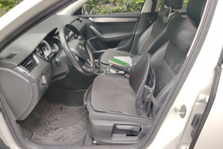 Used Skoda Octavia 2018 1.6L Automatic Luxury Edition Left Front Seat