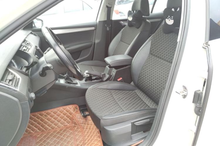 Used Skoda Octavia 2018 1.6L Automatic Luxury Edition Left Front Seat