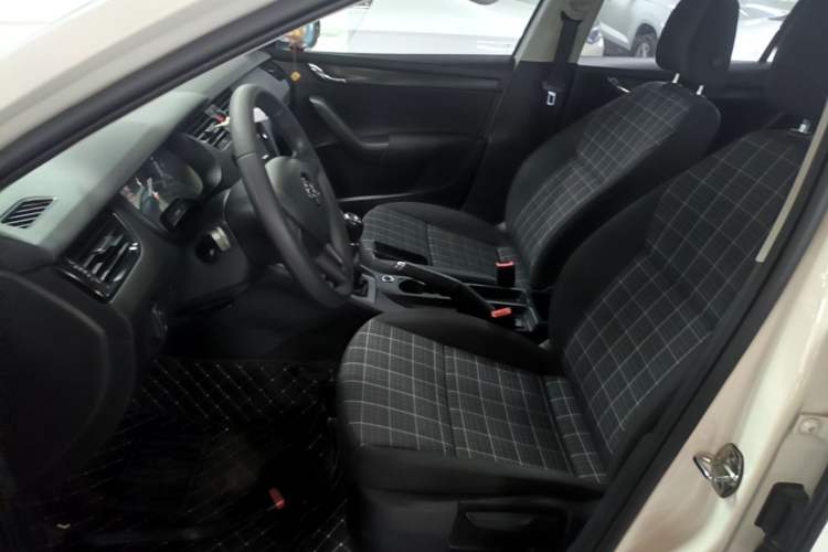 Used Skoda Octavia 2018 1.6L Manual Standard Edition Left Front Seat