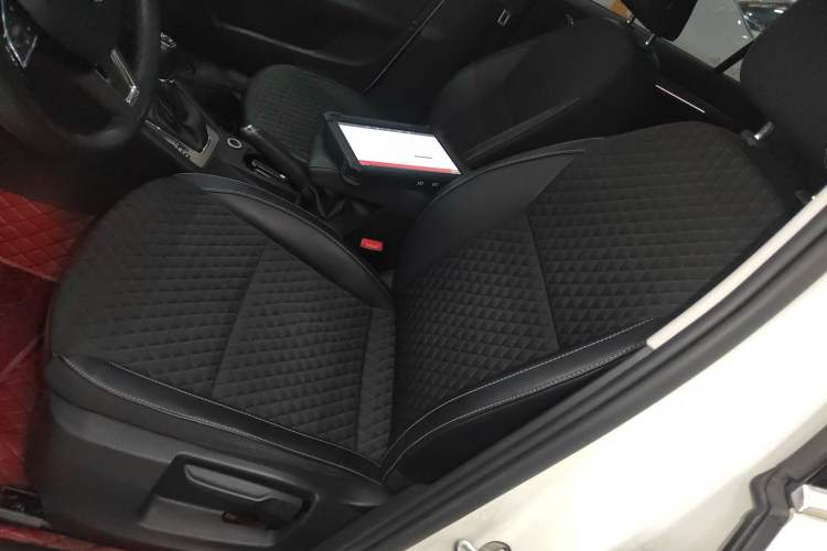 Used Skoda Octavia 2018 TSI230 DSG Comfort Edition Left Front Seat