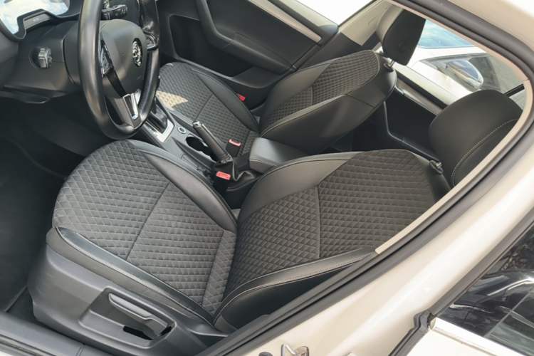 Used Skoda Octavia 2018 TSI230 DSG Luxury Edition Left Front Seat