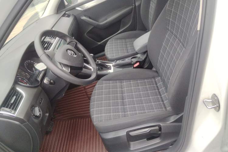 Used Skoda Octavia 2018 1.6L Automatic Comfort Edition Left Front Seat